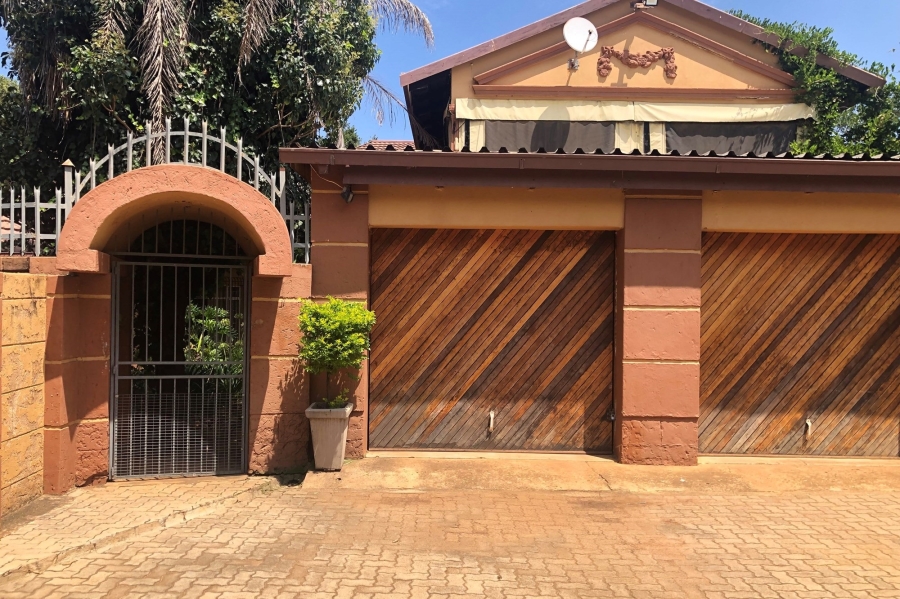 8 Bedroom Property for Sale in Melodie North West